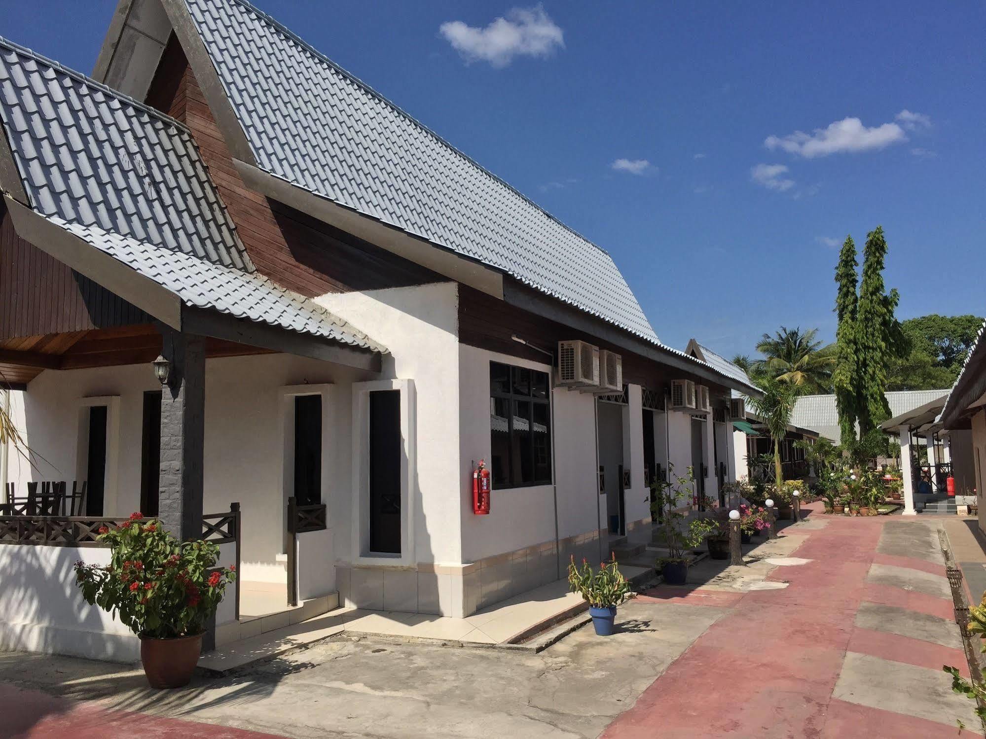 Rasa Senang Villa -Islam Guest Only Пантай-Сенанг Экстерьер фото